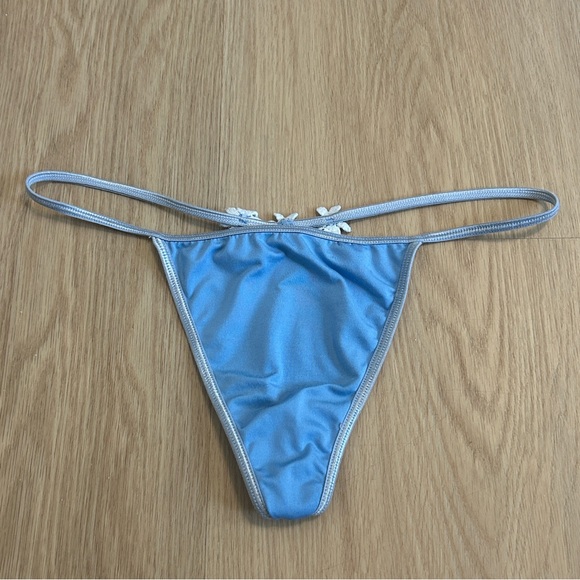 2003 Y2K Vintage Victoria’s Secret Floral Appliqué V String Thong Panty M - Picture 2 of 5